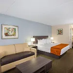 Days Inn & Suites By Wyndham Orlando Airport