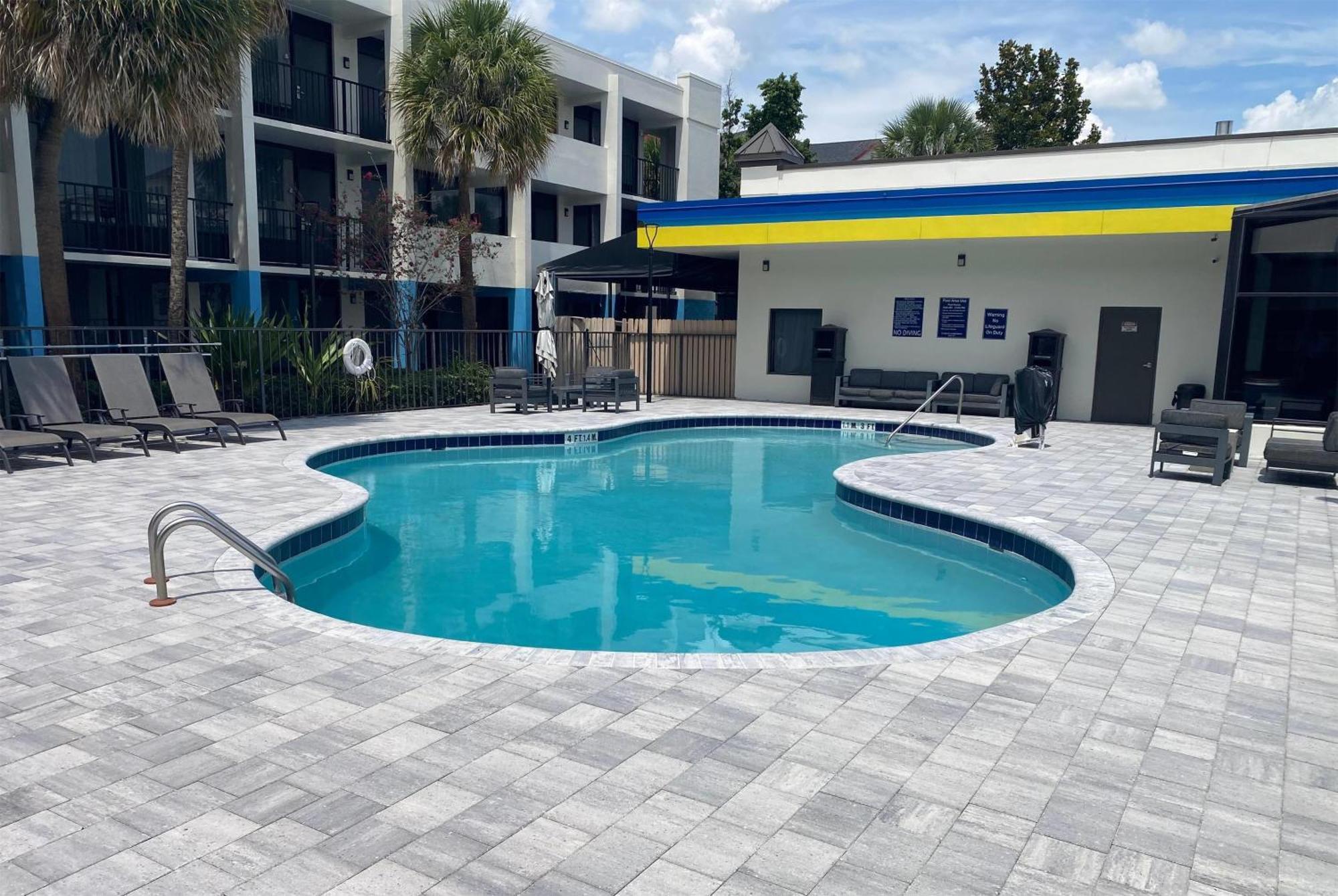 Motel Days & By Wyndham Airport